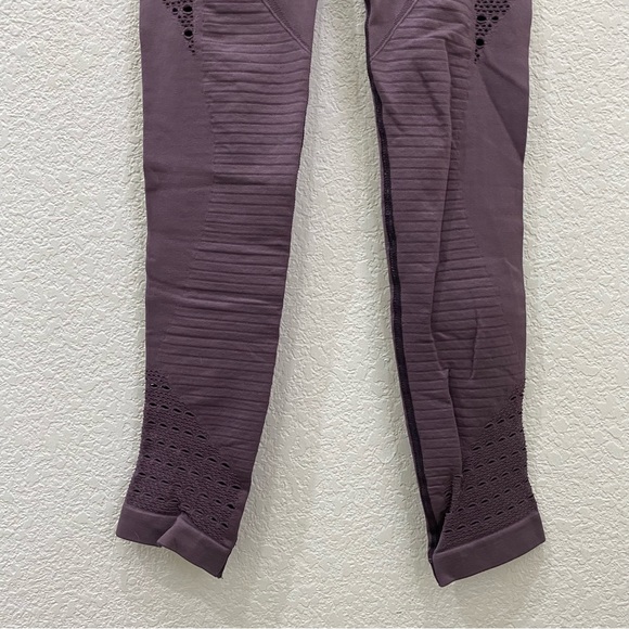 GYMSHARK Purple High Rise Energy Seamless Perforated Leggings Size XS - Picture 10 of 16